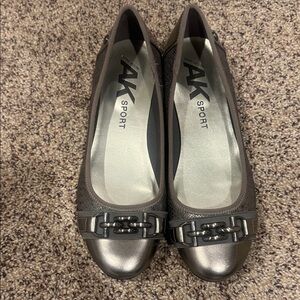 NWOT Anne Klein Metallic Pewter Loafers